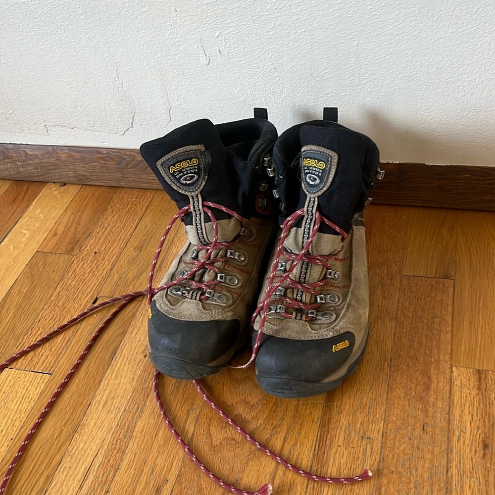 Asolo Fugitive Hiking Boots. Mens 10.5